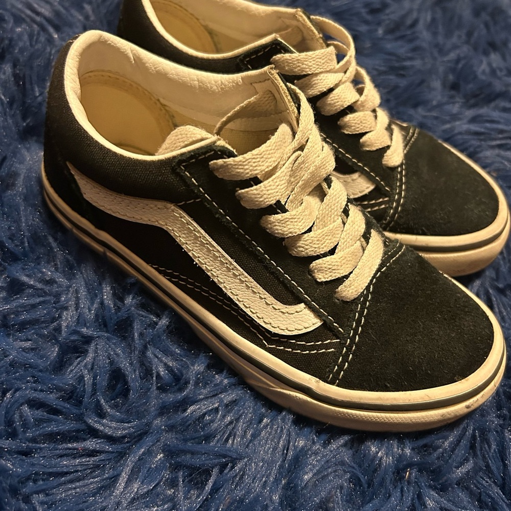 Vans - Picture 2 of 6